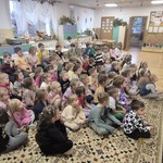spotkanie dzieci z przedstawicielem Fundacji Wiewiórki Julii.jpg