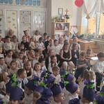 przedszkolaki podczas uroczystości.jpg