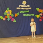 dziewczynka recytuje wiersz (4).jpg