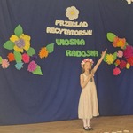 dziewczynka recytuje wiersz (5).jpg
